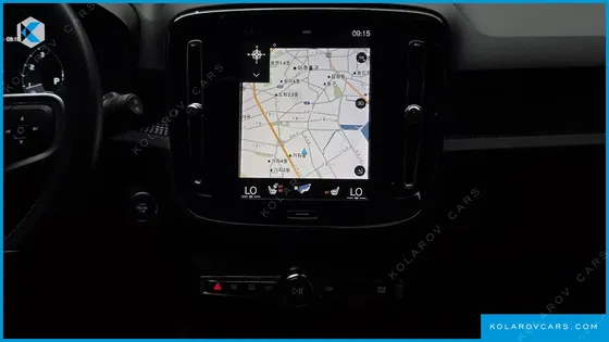VOLVO XC40 T4 R-DESIGN