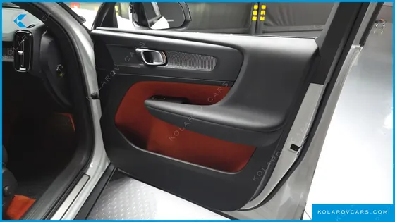 VOLVO XC40 T4 R-DESIGN