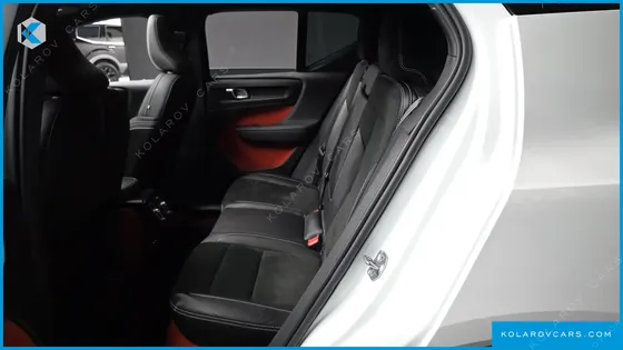 VOLVO XC40 T4 R-DESIGN
