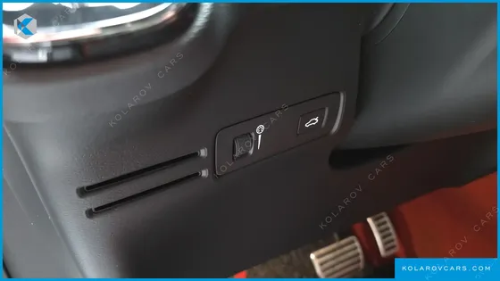 VOLVO XC40 T4 R-DESIGN