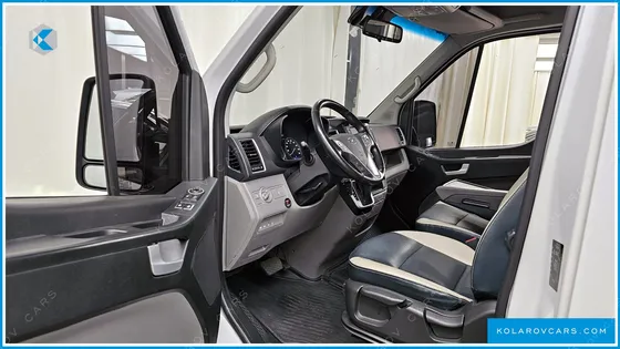 HYUNDAI SOLATI 11-SEATER
