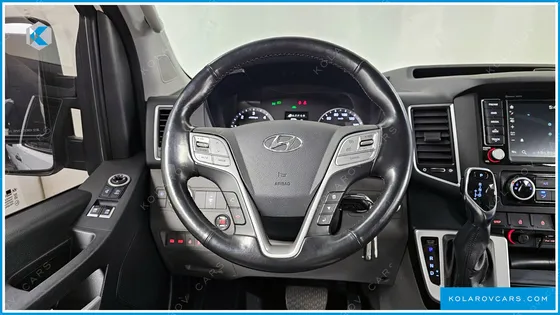 HYUNDAI SOLATI 11-SEATER