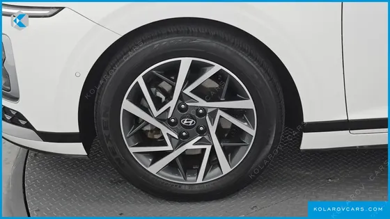 HYUNDAI GRANDEUR 2,5 GASOLINE 2WD