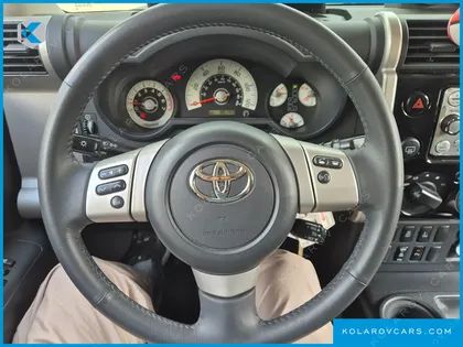 TOYOTA FJ CRUISER 4WD V6