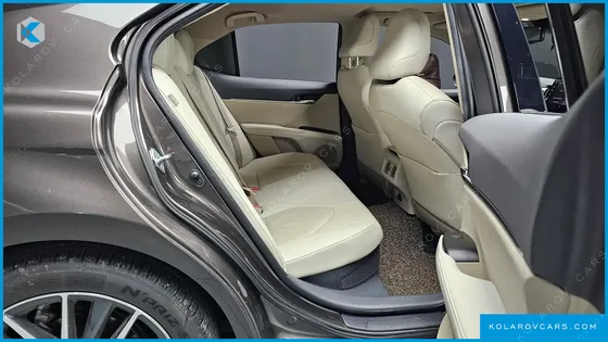 TOYOTA CAMRY 2.5 XLE HYBRID