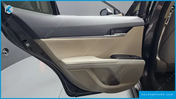TOYOTA CAMRY 2.5 XLE HYBRID