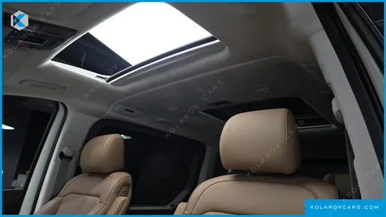 HYUNDAI STARIA HEV 1.6 LOUNGE 7-SEATER