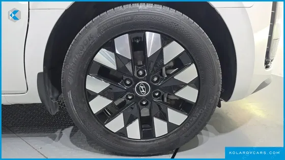 HYUNDAI STARIA HEV 1.6 LOUNGE 7-SEATER