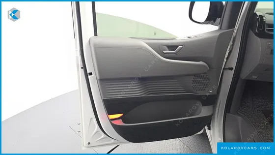 HYUNDAI STARIA HEV 1.6 LOUNGE 7-SEATER
