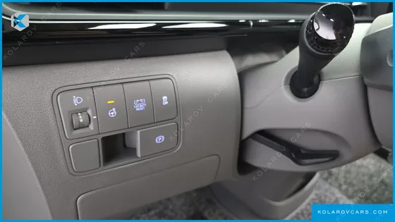 HYUNDAI STARIA HEV 1.6 LOUNGE 7-SEATER