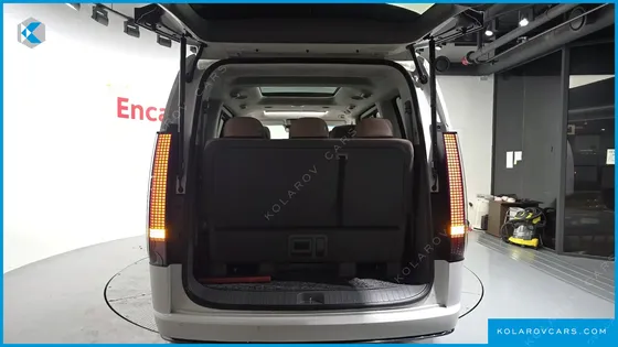 HYUNDAI STARIA HEV 1.6 LOUNGE 7-SEATER