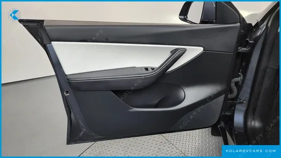 TESLA MODEL Y LONG RANGE AWD
