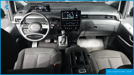 HYUNDAI STARIA TOURER 11-SEATER