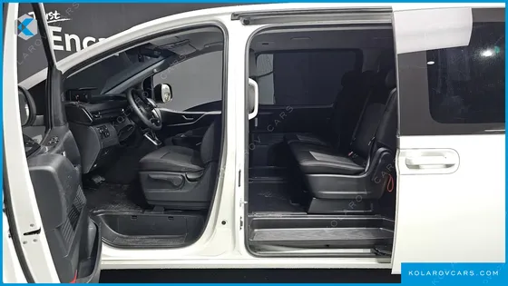HYUNDAI STARIA TOURER 11-SEATER