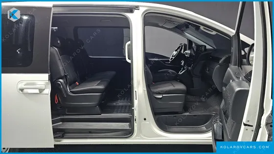 HYUNDAI STARIA TOURER 11-SEATER