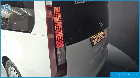 HYUNDAI STARIA TOURER 11-SEATER