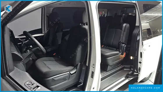 HYUNDAI STARIA TOURER 11-SEATER