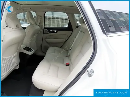 VOLVO XC60 B5 ULTRA BRIGHT