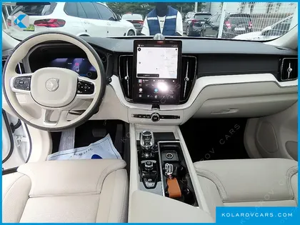 VOLVO XC60 B5 ULTRA BRIGHT
