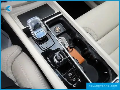 VOLVO XC60 B5 ULTRA BRIGHT