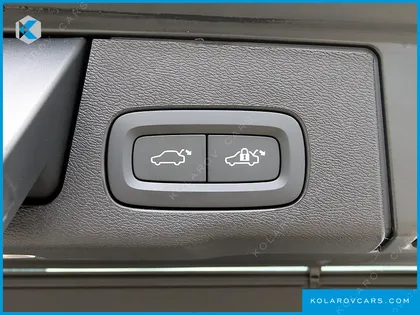 VOLVO XC60 B5 ULTRA BRIGHT