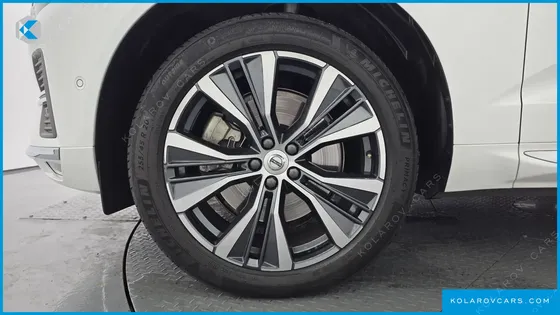 VOLVO XC60 B6 INSCIRTION