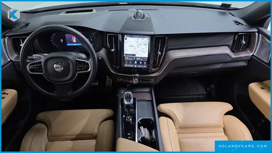 VOLVO XC60 B6 INSCIRTION