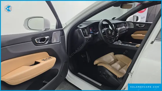 VOLVO XC60 B6 INSCIRTION