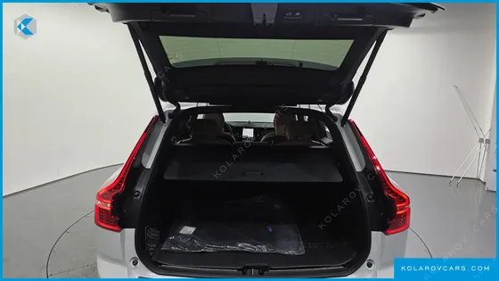 VOLVO XC60 B6 INSCIRTION