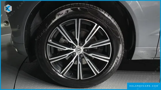 VOLVO XC60 B5 INSCRIPTION