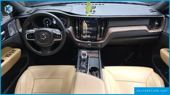 VOLVO XC60 B5 INSCRIPTION