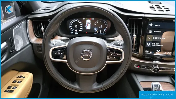 VOLVO XC60 B5 INSCRIPTION