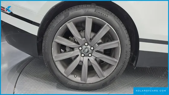 LAND ROVER RANGE ROVER VELAR 3.0 D300 R-DYNAMIC HSE