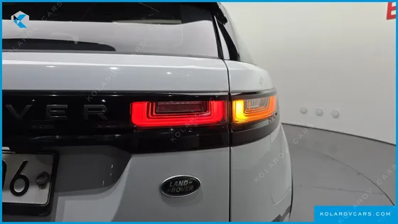 LAND ROVER RANGE ROVER VELAR 3.0 D300 R-DYNAMIC HSE