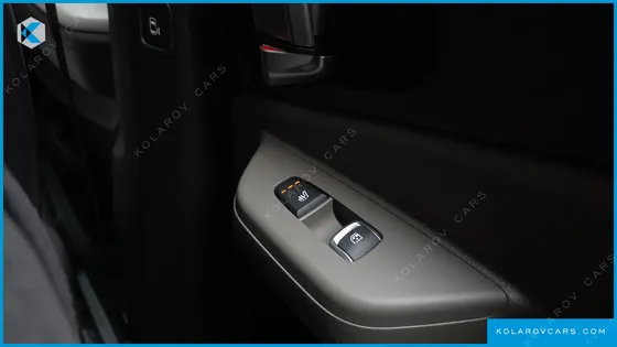 KIA CARNIVAL HEV 9SEATER NOBLESS