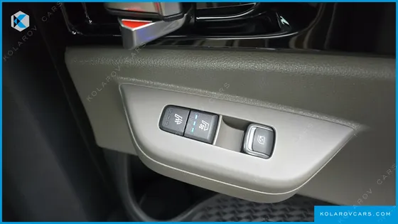 KIA CARNIVAL HEV 7SEATER SIGNATURE