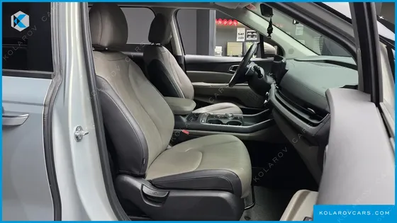KIA CARNIVAL GASOLINE 9-SEATER PRESTIGE