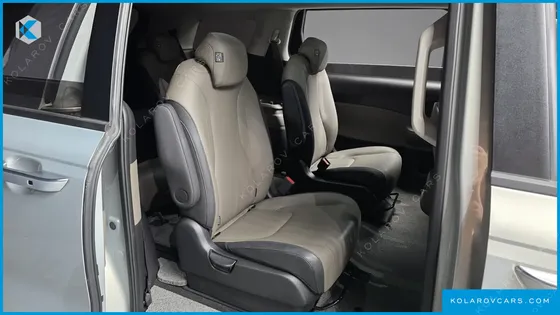 KIA CARNIVAL GASOLINE 9-SEATER PRESTIGE