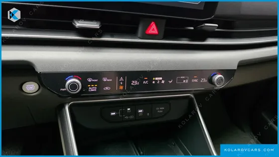KIA CARNIVAL GASOLINE 9-SEATER PRESTIGE