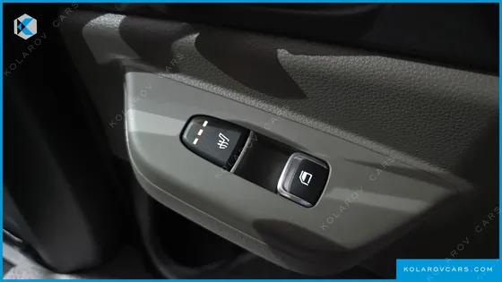 KIA CARNIVAL GASOLINE 9-SEATER PRESTIGE