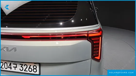 KIA CARNIVAL GASOLINE 9-SEATER PRESTIGE