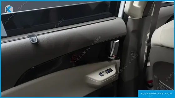 KIA CARNIVAL GASOLINE 9-SEATER GRAVITY