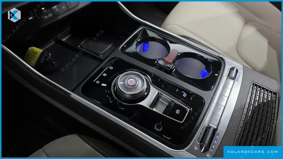 KIA CARNIVAL GASOLINE 7-SEATER HI LIMOUSINE