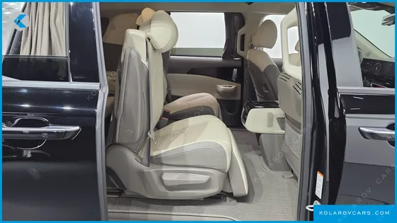 KIA CARNIVAL GASOLINE 7-SEATER HI LIMOUSINE