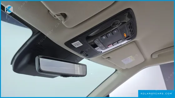 KIA CARNIVAL GASOLINE 7-SEATER HI LIMOUSINE