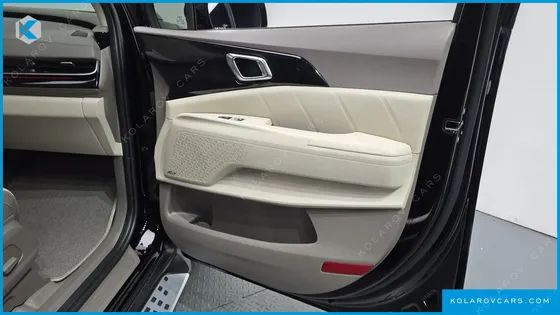 KIA CARNIVAL GASOLINE 7-SEATER HI LIMOUSINE
