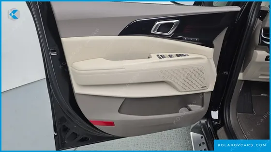 KIA CARNIVAL GASOLINE 7-SEATER HI LIMOUSINE