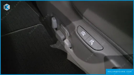 KIA CARNIVAL GASOLINE 7-SEATER HI LIMOUSINE