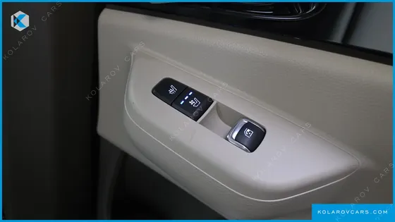 KIA CARNIVAL GASOLINE 7-SEATER HI LIMOUSINE