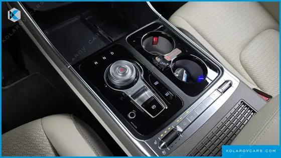 KIA CARNIVAL GASOLINE 9-SEATER HI LIMOUSINE
